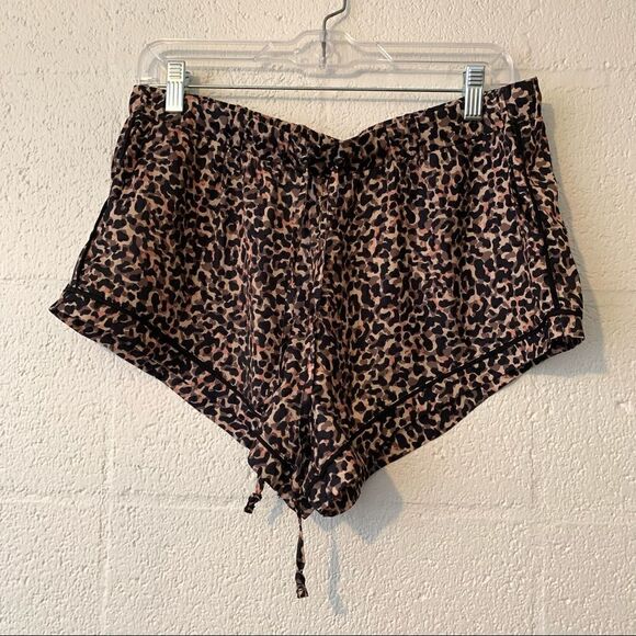 Nwt Revolve Plush Cheetah Black Brown 3pc Pajama set - Picture 7 of 7